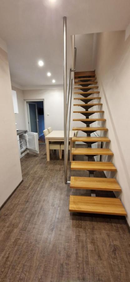 Azra Apartment