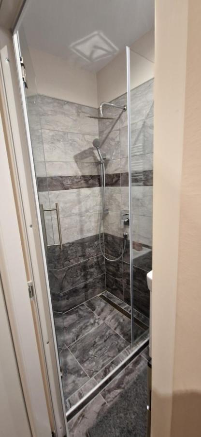 Apartment Azra
